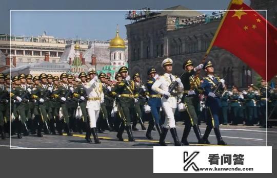 中国军人参加俄罗斯红场阅兵后，俄罗斯国内都给了什么评价