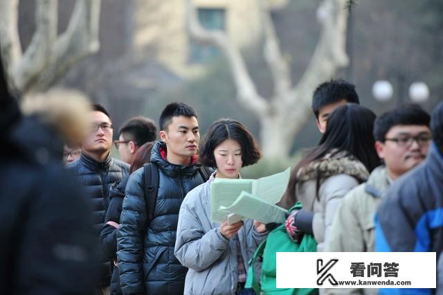 大学毕业后不工作，专心在家考研或者考公务员或事业单位，这样可行吗