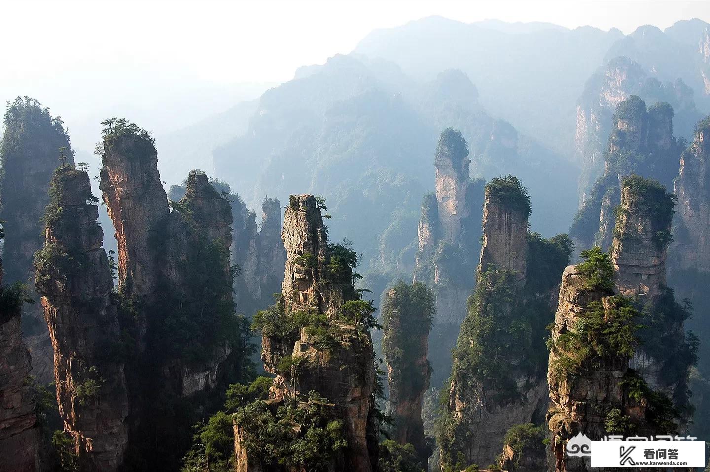 从天津出发去张家界旅游，两个人，坐高铁，玩7天需要多少钱？张家界7日游旅游