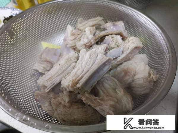 羊肉火锅(简单版)怎么做好吃又简单，做法