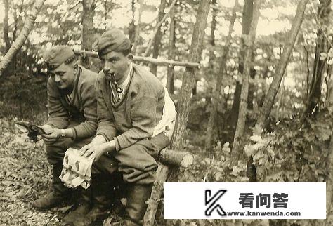 野外作战时，各国军队何解决士兵的如厕问题