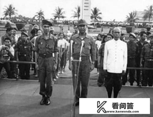 柬埔寨国王西哈努克流亡时，中国收留了他，他复国后是如何回报的？