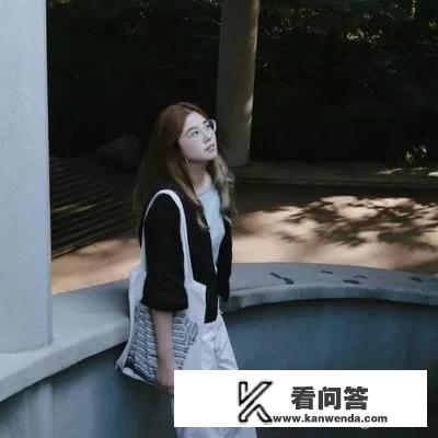 男主是池修的小说，女主叫什么？