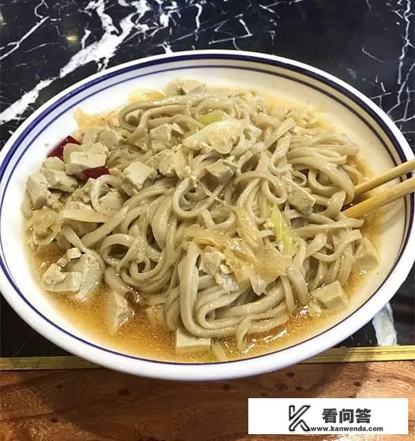 来赤峰玩，这四种美食一定要安排上，都是当地的特产呢？