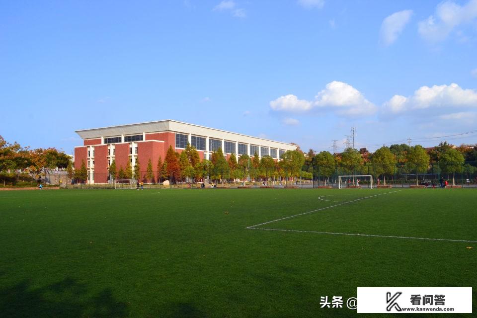 大学里选什么专业才可以成为妇科医生？