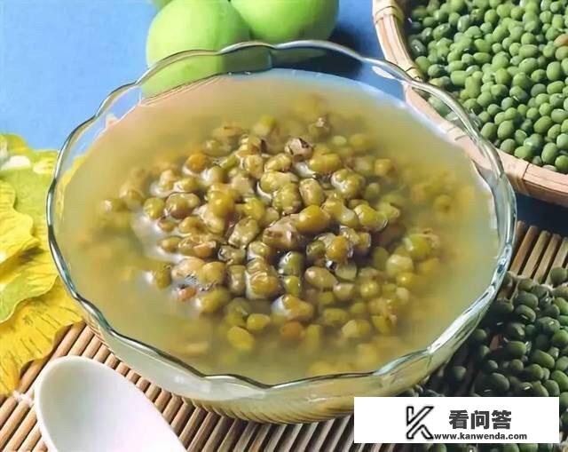 绿豆汤红色还是绿色？