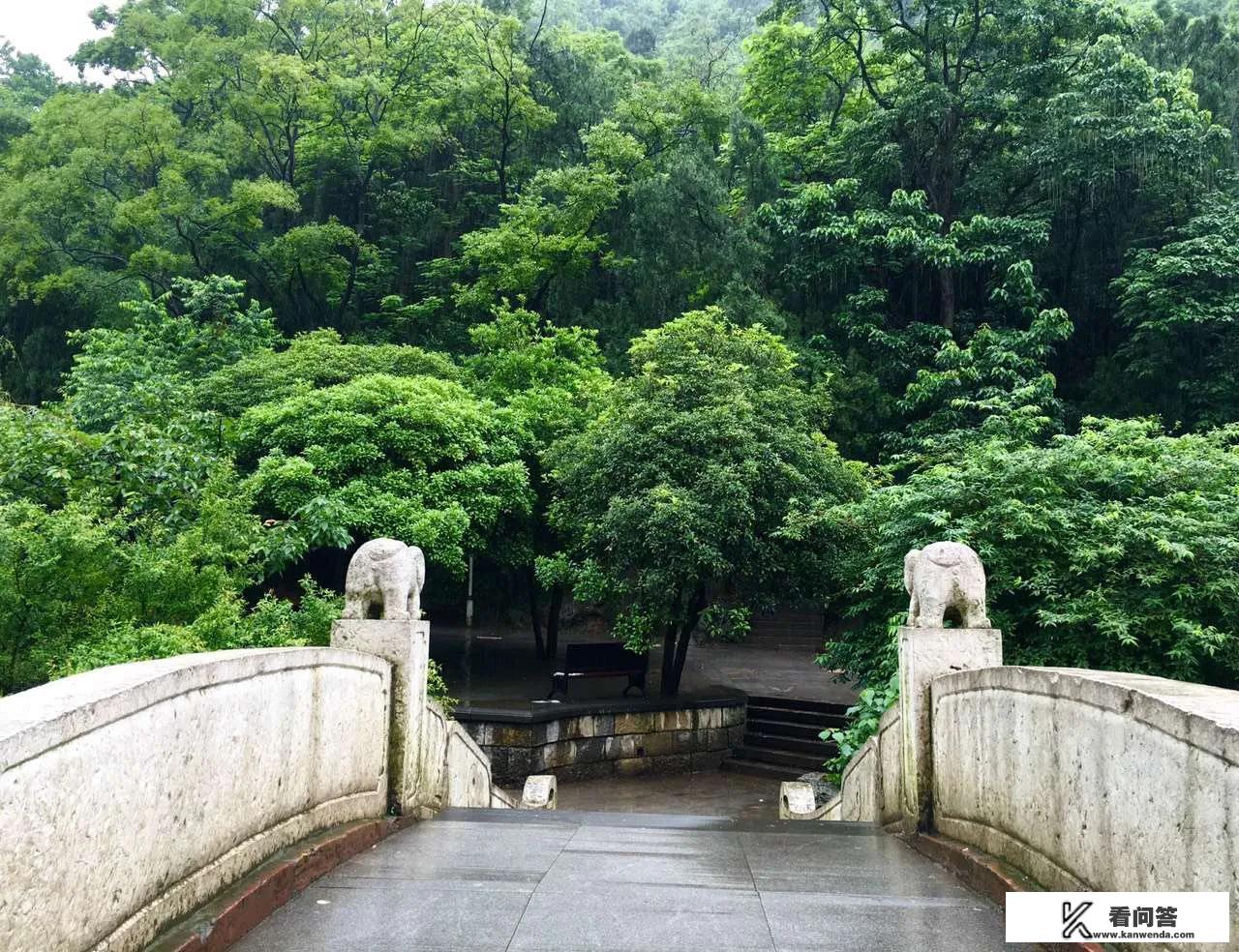 我有三天时间，准备自驾游从成都双流出发去阿坝州黄龙寺玩，应该怎样安排行程？谢谢？