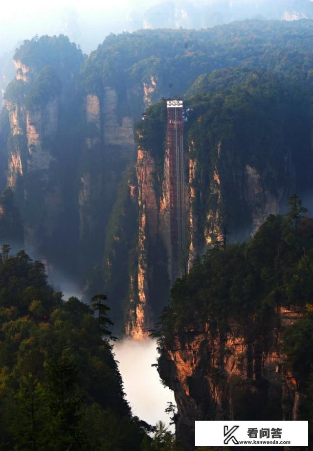 11月份是否适合去张家界旅游？