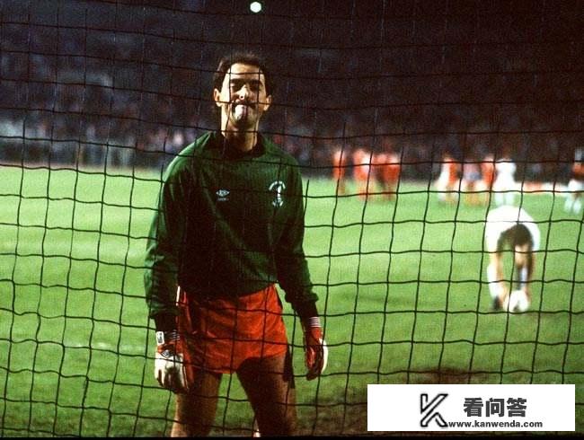 欧冠决赛历史上，最悲催的亚军球队有哪些？