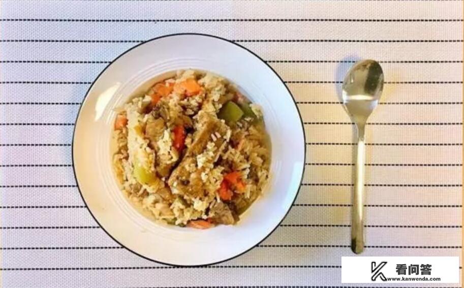 中班鸡蛋里面有什么手工教案？