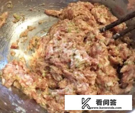 怎样做肉丸子不散窍门？