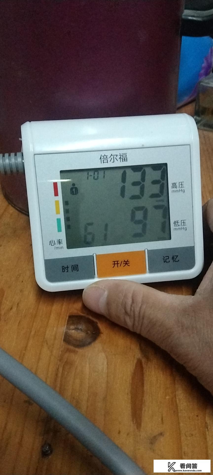 要问挖掘机技术哪家强下一句？