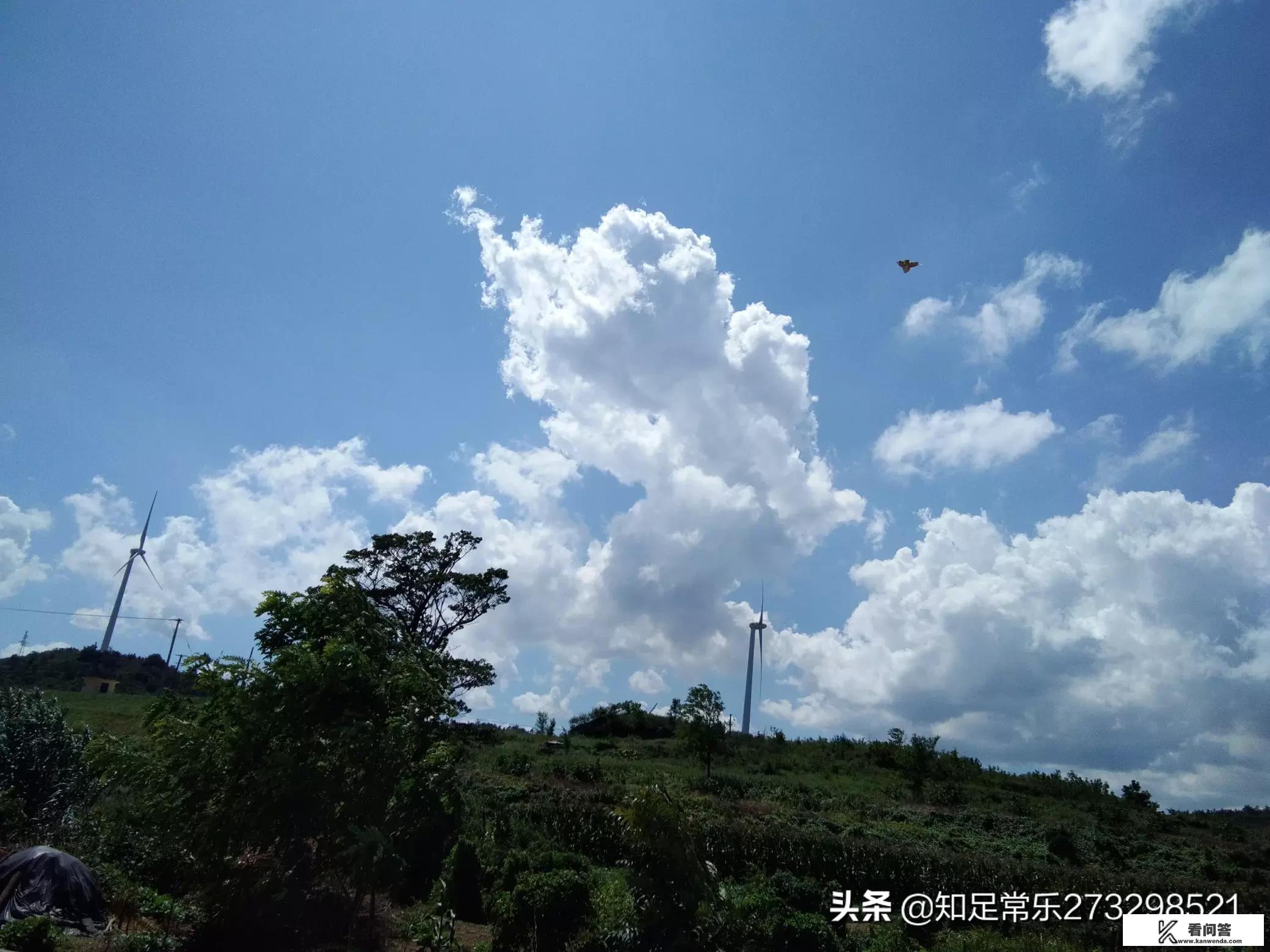 什么天空中会下雨？