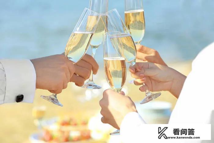 女主叫颜柠柠的小说？