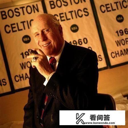 湖人和曼联哪个更厉害？