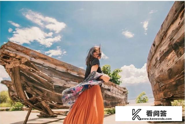 我想去旅游可是没有朋友陪，一个人太寂寞了，怎么办？