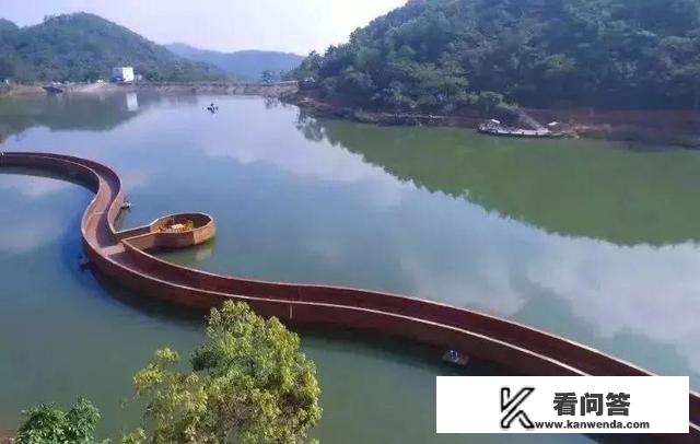 我想去旅游可是没有朋友陪，一个人太寂寞了，怎么办？