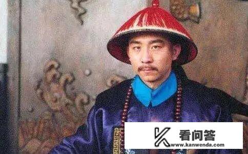 《雍正王朝》里李卫能够获得信任的主要原因是什么？