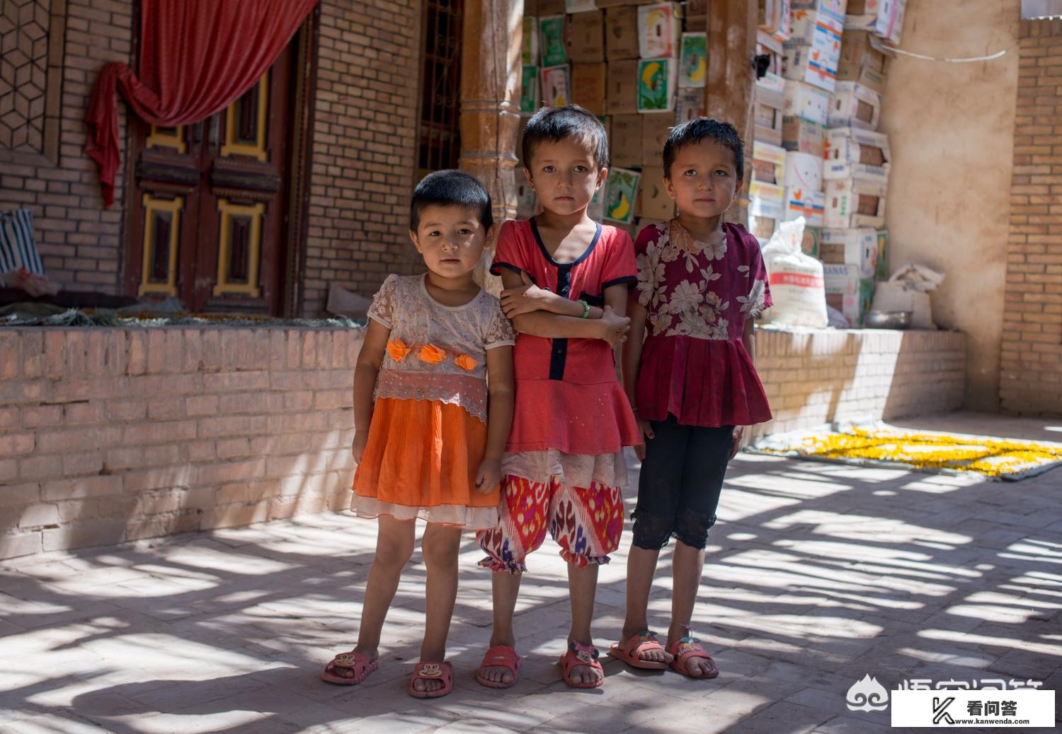 乘坐公共交通工具旅游的优缺点？