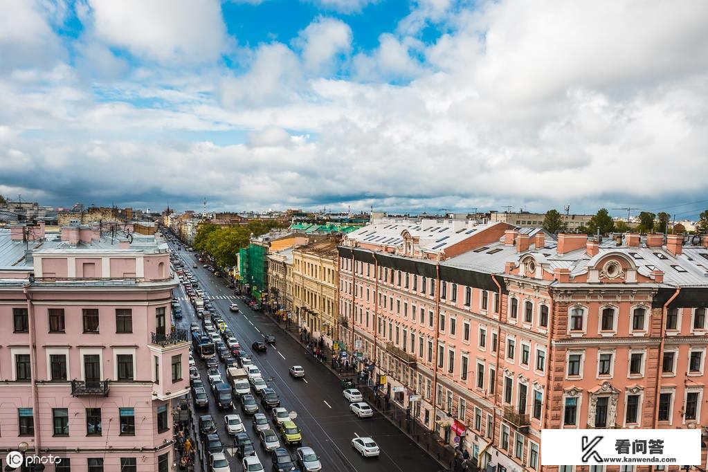 去俄罗斯旅游,A参团双飞七天7500元,B自由行十天18000元。你选择怎样走? 去俄罗斯旅游,A参团双飞七天7500元,B自由行十天18000元。你选择怎样走?