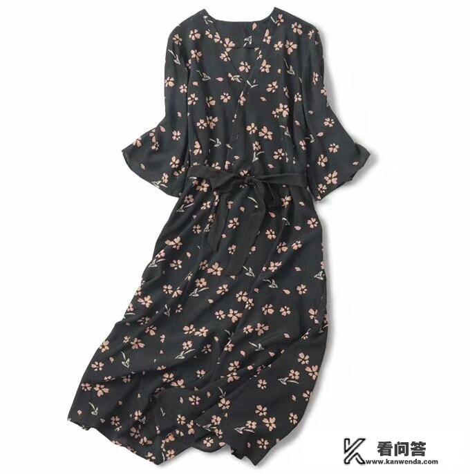 喜欢穿裙子，夏天有哪些度假田园风的裙装搭配，日常又好看？