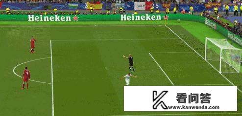 利物浦1-3皇马，萨拉赫伤退，贝尔梅开二度，卡里乌斯超级失误，怎么评价本场比赛？