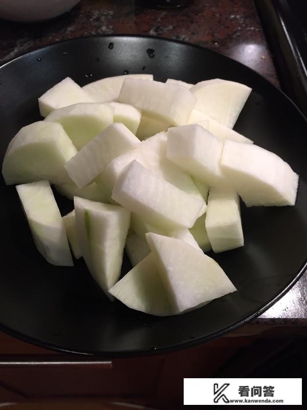 白萝卜炖排骨正规做法？