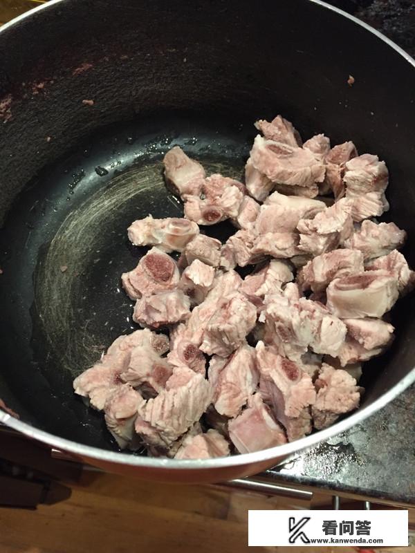 白萝卜炖排骨正规做法？