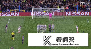 利物浦主场难防劲敌巴萨，梅西坐镇巴萨利物浦今晚还要输？