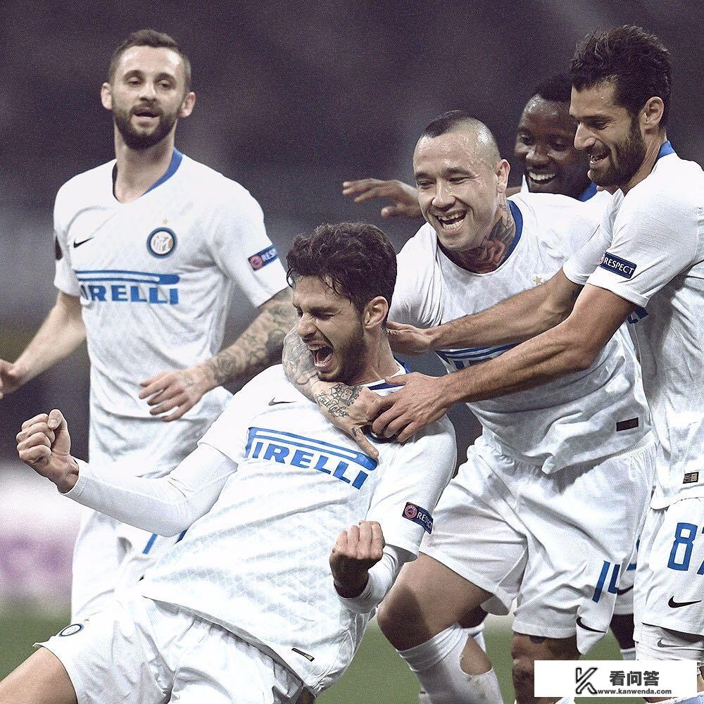 欧冠球队的球衣左边袖标上写着“RESPECT（尊重）”是指什么？