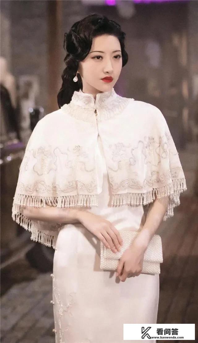 杨幂漫画腰,徐璐漫画腿,女明星什么时候才能不营销身材? 杨幂漫画腰,徐璐漫画腿,女明星什么时候才能不营销身材?