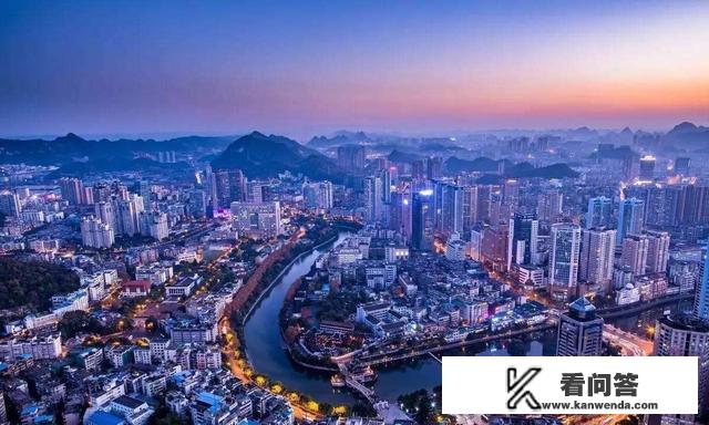 夏天去哪里旅游凉快,夏季凉爽景点推荐? 夏天去哪里旅游凉快,夏季凉爽景点推荐?