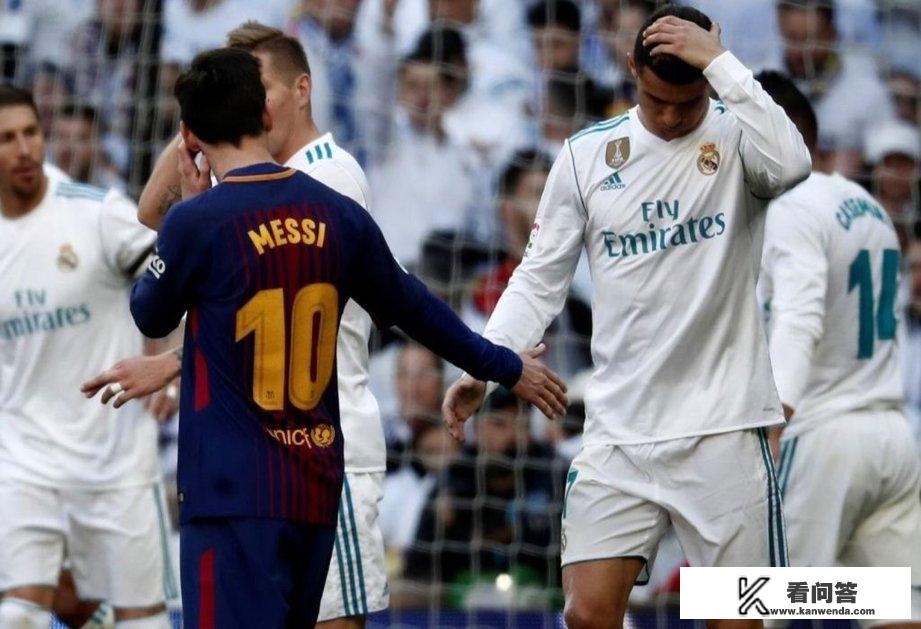 梅西停住,皇马0-3惨败巴萨,莫德里奇在防守梅西时,狠狠拽住后者的球衣,如何评价? 梅西停住,皇马0-3惨败巴萨,莫德里奇在防守梅西时,狠狠拽住后者的球衣,如何评价?