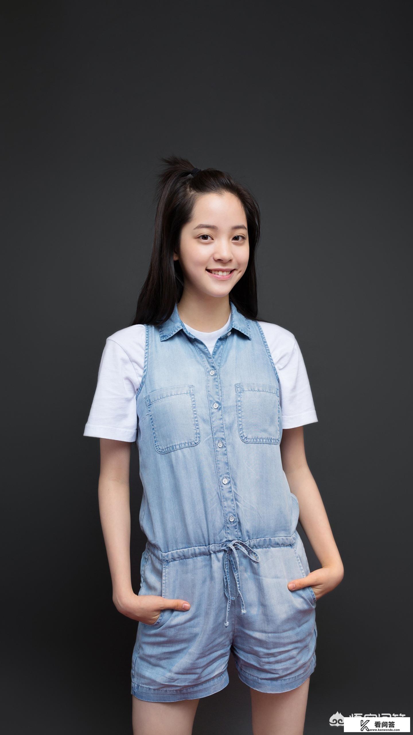 一个女生说她太活泼什么意思？