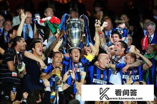 如何评价国米在诺坎普少一人的情况下，抗住巴萨最终晋级决赛？