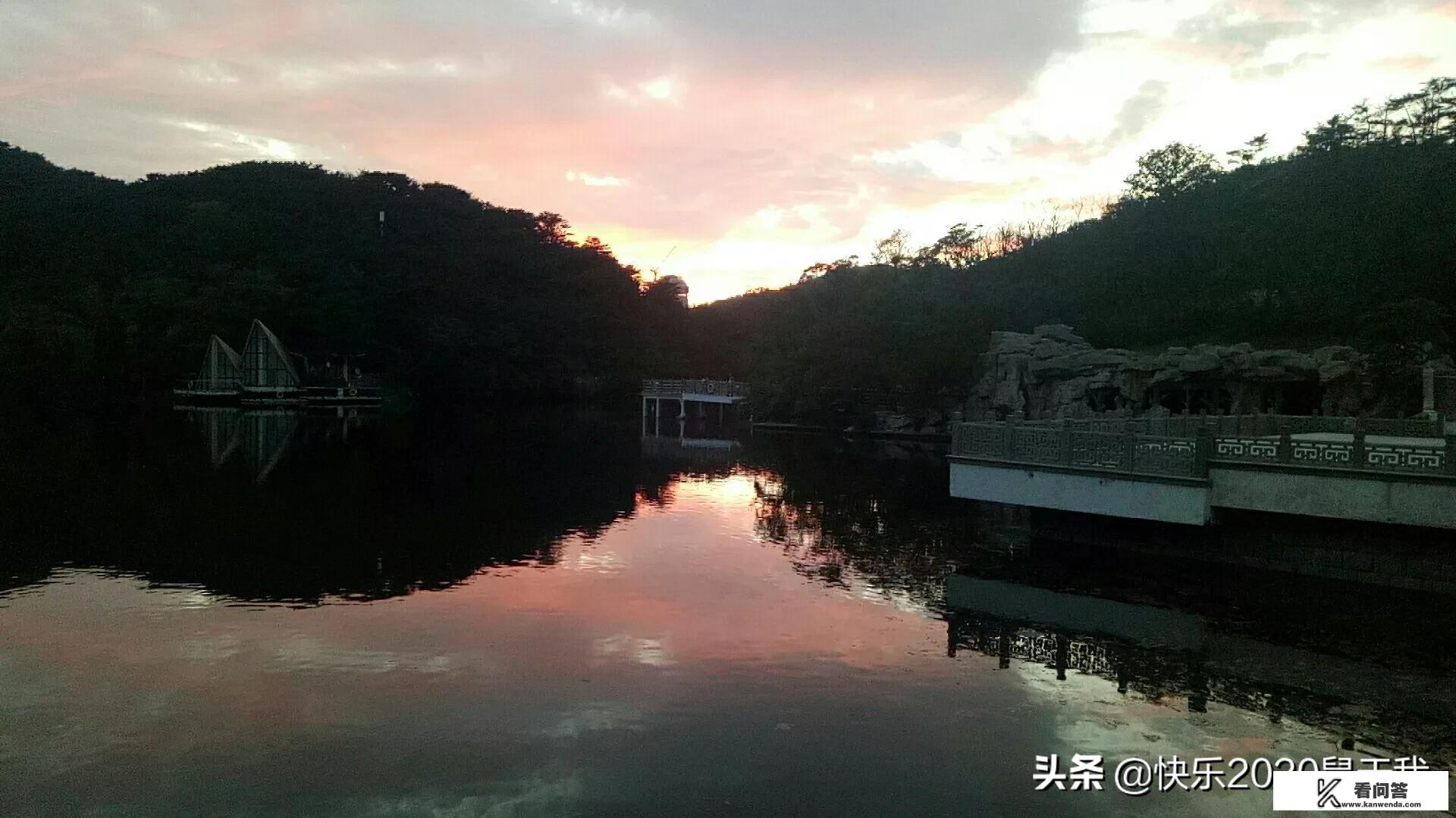 为什么每天临近收盘的一段时间内买一和卖一的价格相等? 为什么每天临近收盘的一段时间内买一和卖一的价格相等?