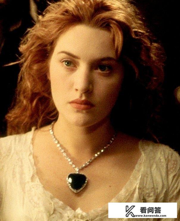 美国恐怖鬼片,去郊外一屋遇鬼,分正义与邪恶俩方90年代的录象厅看过,正义鬼用血划门可以防疫鬼入侵? 美国恐怖鬼片,去郊外一屋遇鬼,分正义与邪恶俩方90年代的录象厅看过,正义鬼用血划门可以防疫鬼入侵?