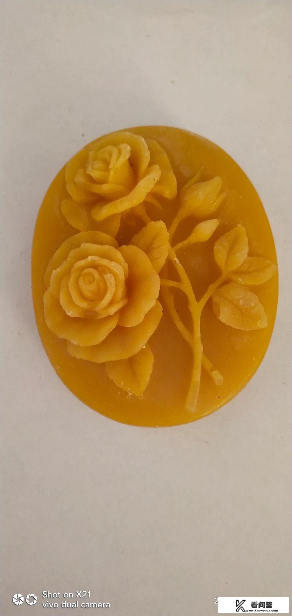 网购的巢础有两种，一种草绿色透明的，一种蛋黄色的。哪种质量最好？