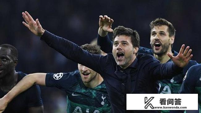 真情流露！欧冠热刺3球绝地反击，最后上演绝杀好戏，赛后波帅跪地热泪盈眶，你怎么看？