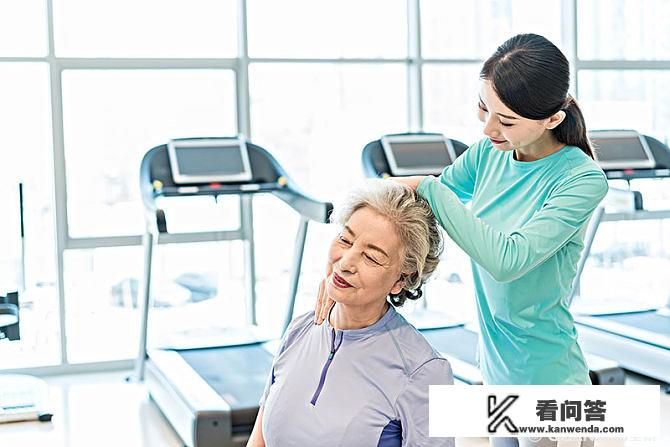 有没有瑜伽私教三十天就能矫正好含胸驼背的？