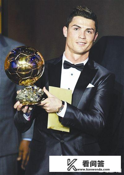 C罗读秒点球绝杀尤文，皇马连续八年晋级欧冠四强。你怎么看？