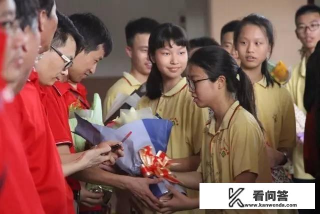 本人40岁，初中文化。现在想学技术学什么好呢？