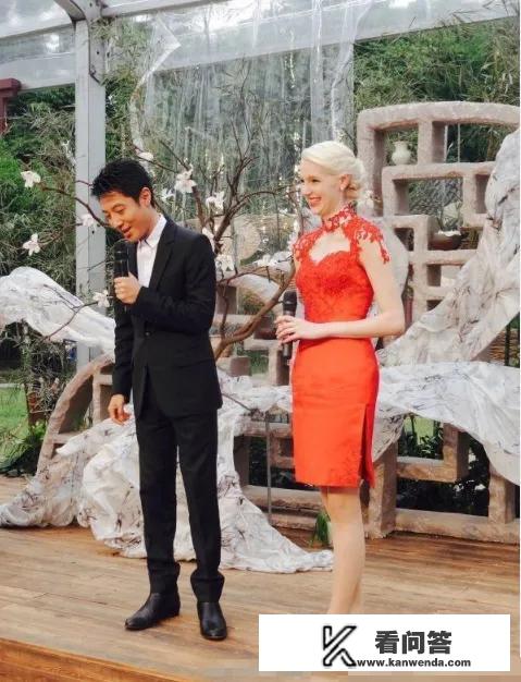 火辣身材天使脸诱人乳沟韩国美女叫什么名字？