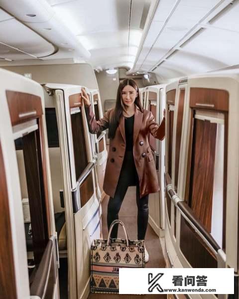 17岁当空姐，20岁闪婚嫁给印尼富豪，离婚后每月获天价生活费？