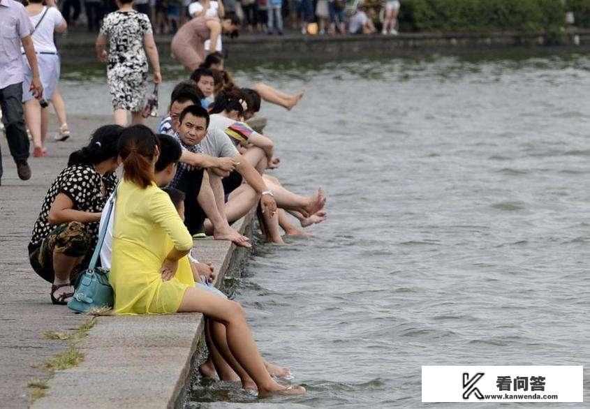 吐槽旅游的幽默句子？