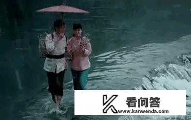 女朋友几乎每天晚上都会和前男友联网打游戏，该怎么劝阻？