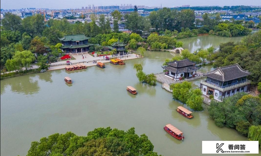 退休了想买辆豪越和爰人旅行可行吗，质量如何？