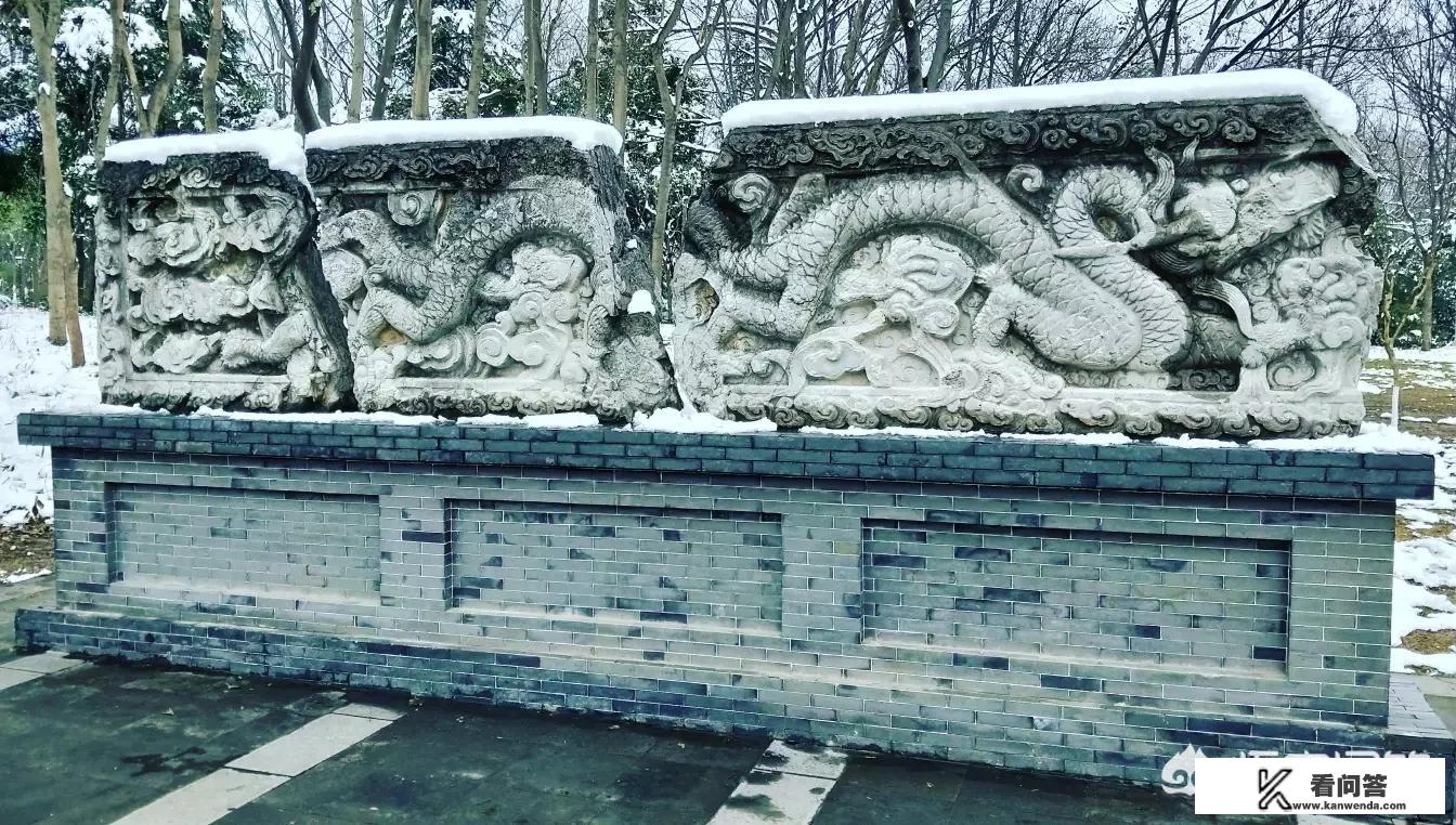 适合穷游的三个城市？