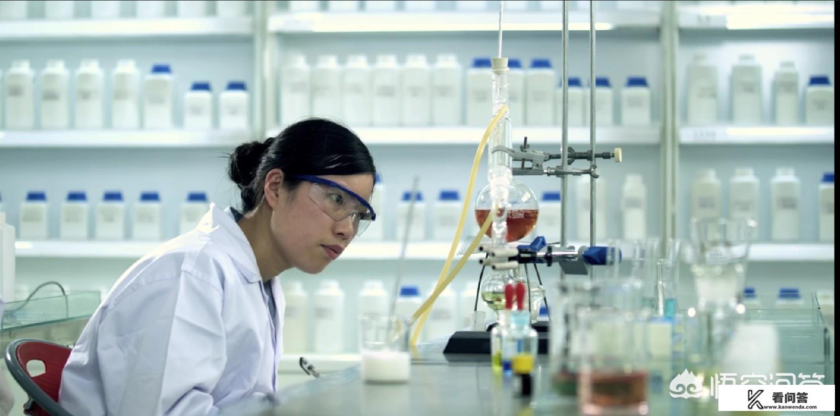 请教一下各位家长，男孩子读大专，选择什么专业能适应当今社会呢？