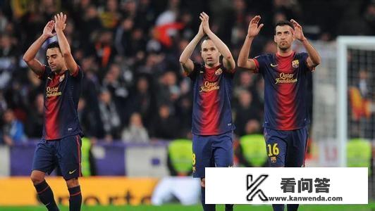 你认为皇马欧冠三连的中场组合与巴萨梦三王朝的中场组合，谁更具有统治力？为什么？